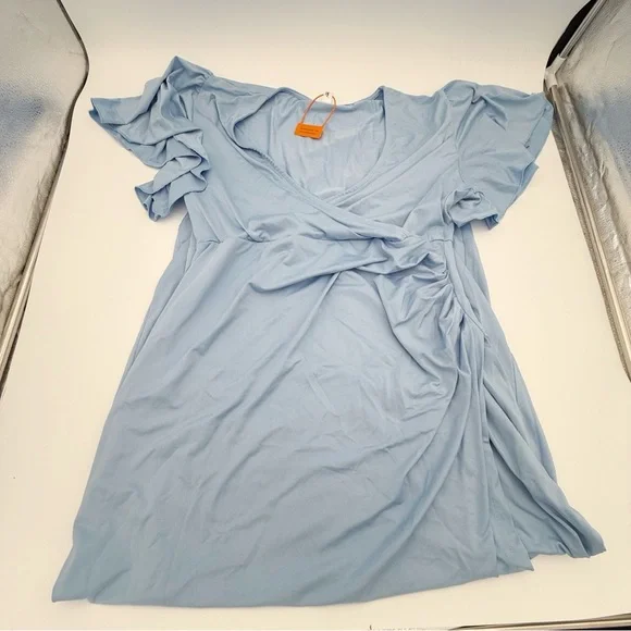 Chic Light Blue Midi Dress with Flutter Sleeves - Picture 7 of 9